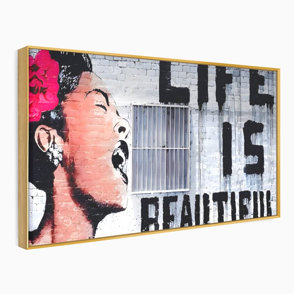 Tablou canvas cu tablou canvas cu femeie si graffiti, in rama de aluminiu auriu